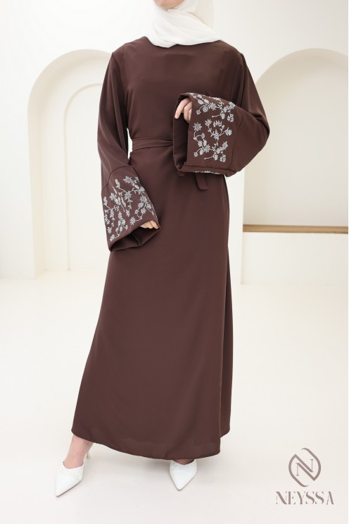 Abaya longue coupe droite manches large à strass, outfit Aïd