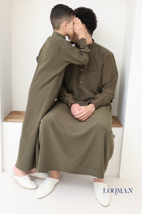 Saudi-arabischer Qamis mit langen Ärmeln für Kinder