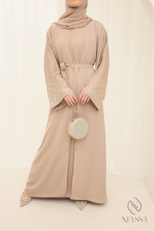 Abaya Dubaï beige avec kimono, idée outfit modeste pour l'Aïd