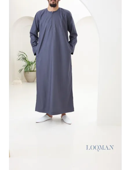 Qamis Émirati homme gris foncé, tissu léger et confortable, idée cadeau