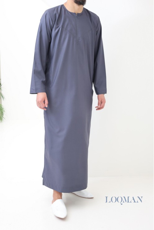 Qamis Émirati homme gris foncé, tissu léger et confortable, idée cadeau