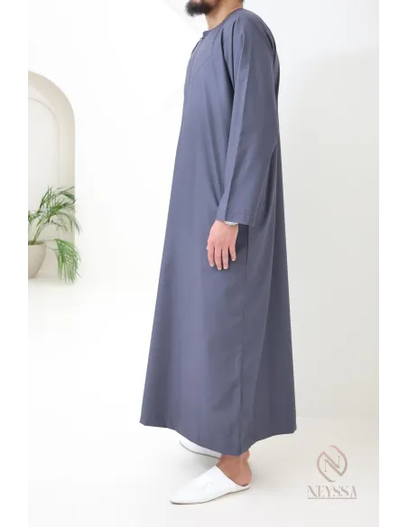 Qamis Émirati homme gris foncé, tissu léger et confortable, idée cadeau