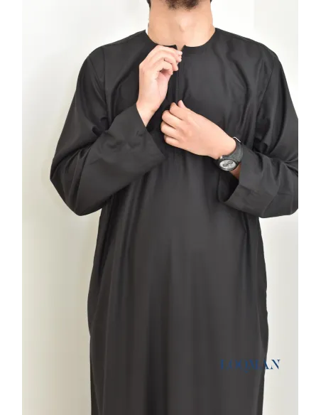 Qamis Émirati noir, tissu fluide coton, pour se rendre à la mosquée