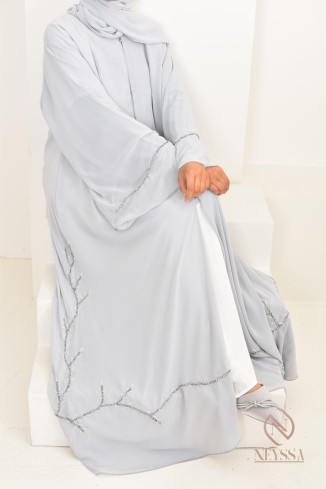 Abaya Dubaï tendance Aïd 2025 gris perle, kimono avec perles brodées 2
