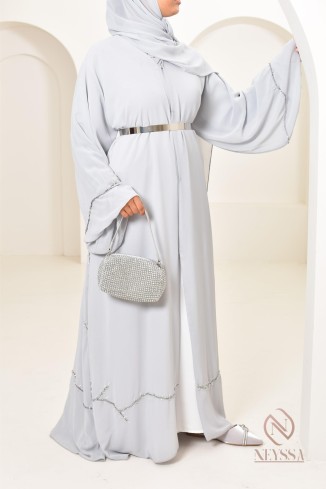 Abaya Dubaï tendance Aïd 2025 gris perle, kimono avec perles brodées
