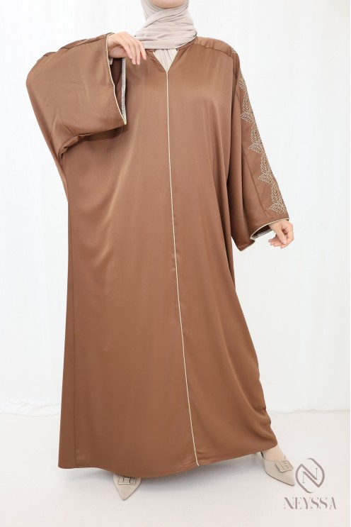 Women's abaya with embroidery on sleeves, elegant outfit for Eid