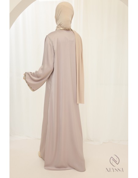 Long caftan-style abaya with sfifa and pearls. High quality outfit