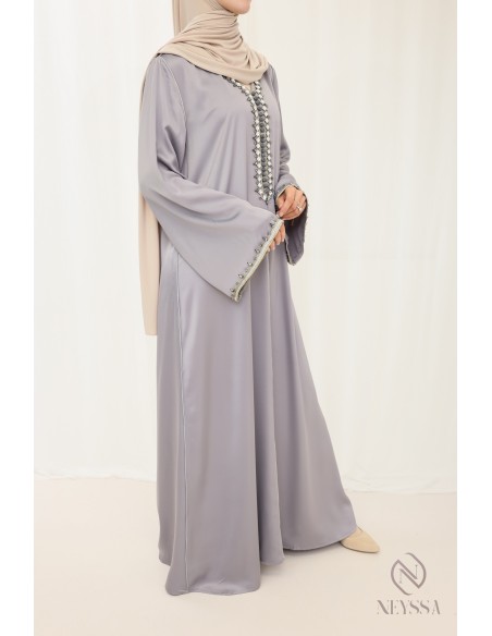 Abaya longue grise style caftan avec perlages et sfifa tenue femme