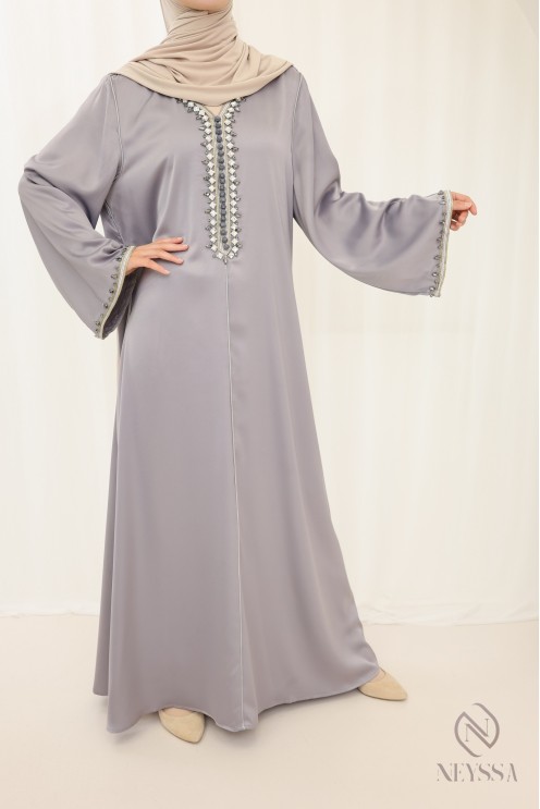 Abaya longue grise style caftan avec perlages et sfifa tenue femme