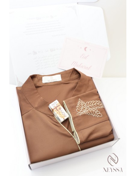 Coffret cadeau femme musulmane pour l'Aïd : abaya robe brodée