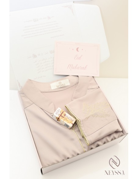 Geschenkbox für muslimische Frauen zum Eid: Abaya besticktes Kleid.