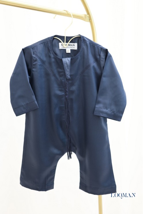 Emiratischer Qamis in Blau für Babys, Outfit-Idee Eid für Jungen.