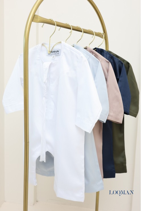 Emiratischer Qamis in Babyblau: 3 Monate bis 12 Monate, Eid-Kleidung.