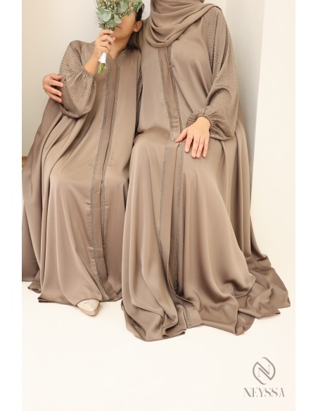 Mother/daughter outfit for Eid: flared Dubai abaya with rhinestones
