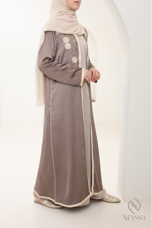 Bestickte Kimono-Abaya Kaftan, Kleidung für verschleierte Frauen.