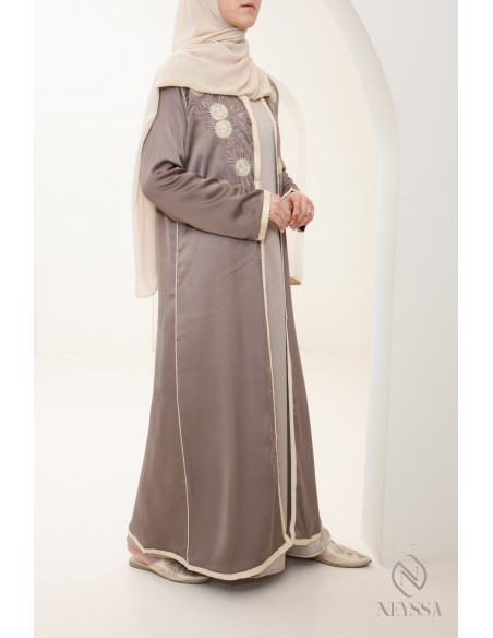 Bestickte Kimono-Abaya Kaftan, Kleidung für verschleierte Frauen.