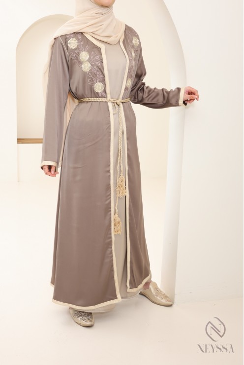 Bestickte Kimono-Abaya Kaftan, Kleidung für verschleierte Frauen.