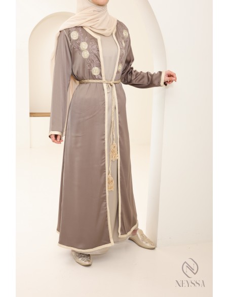 Bestickte Kimono-Abaya Kaftan, Kleidung für verschleierte Frauen.