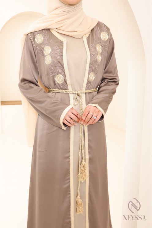 Bestickte Kimono-Abaya Kaftan, Kleidung für verschleierte Frauen.