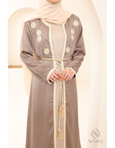 Bestickte Kimono-Abaya Kaftan, Kleidung für verschleierte Frauen.