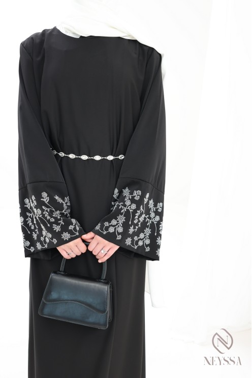 Abaya longue coupe droite manches large à strass, outfit Aïd