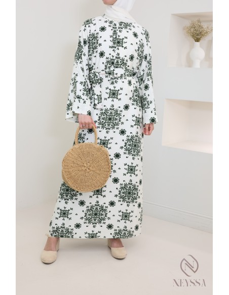 Lockere khakifarbene Abaya in Leinenoptik für die Sommersaison.