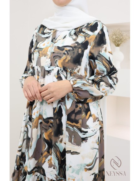 Langes Satin-Kleid mit trendigen Drucken, leicht fließender Stoff.