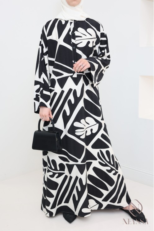 Modest, trendy linen-effect long dress, ideal for nursing mothers