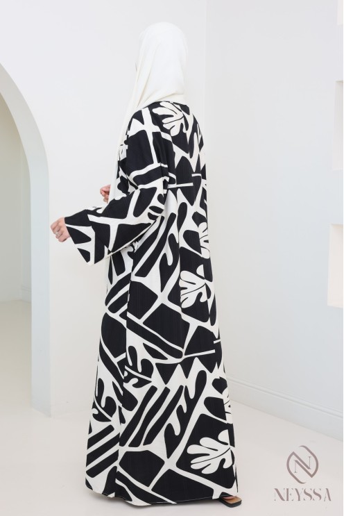 Modest, trendy linen-effect long dress, ideal for nursing mothers