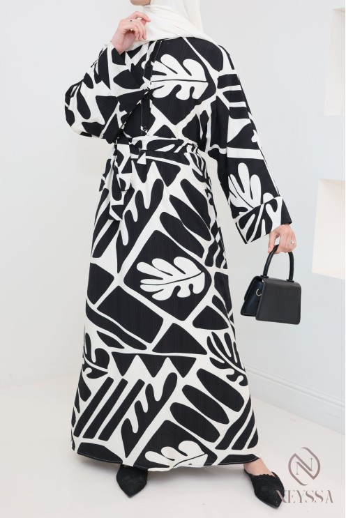 Modest, trendy linen-effect long dress, ideal for nursing mothers