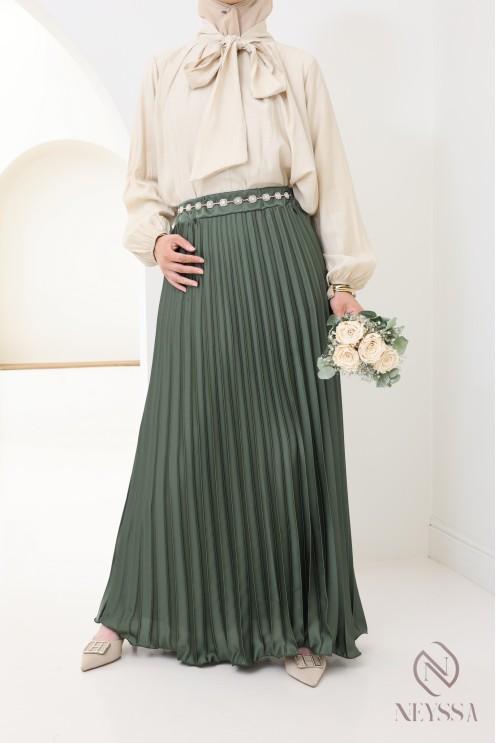 jupe longue plissée satin évasée, style modeste outfit hijabi