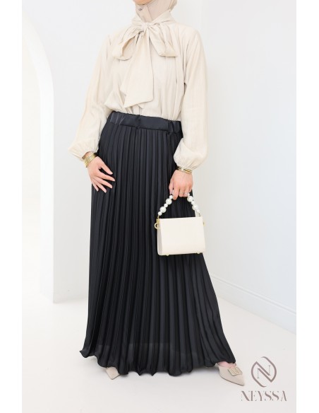 jupe longue plissée satin évasée, style modeste outfit hijabi