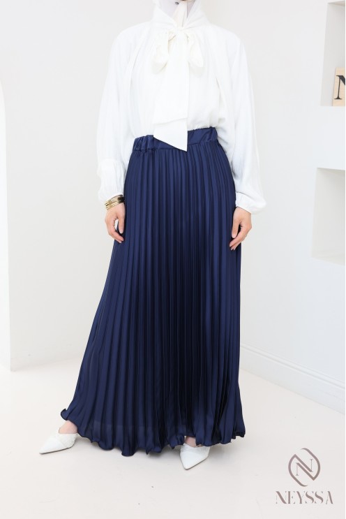 jupe longue plissée satin évasée, style modeste outfit hijabi