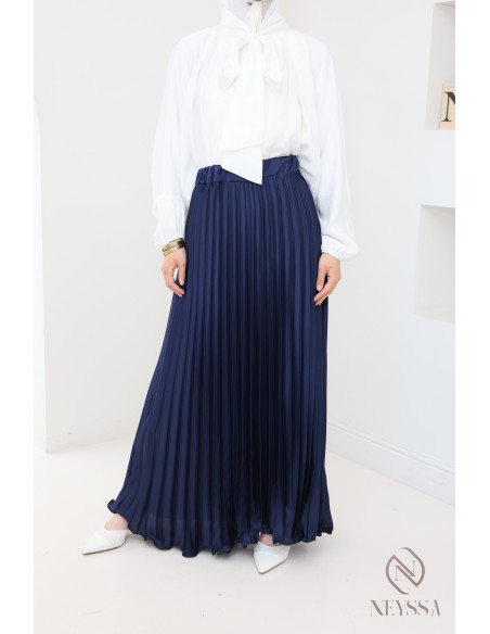 jupe longue plissée satin évasée, style modeste outfit hijabi