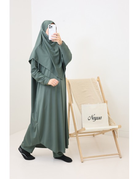 Wasserabweisender khakifarbener Badejilbab, Khimar, Tunika und Hose.