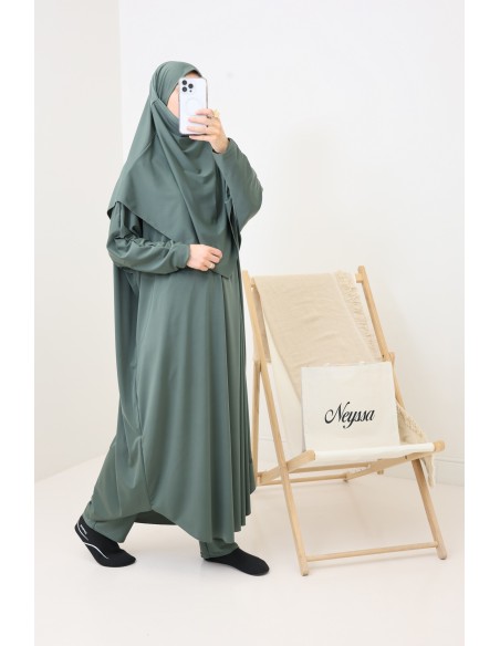 Wasserabweisender khakifarbener Badejilbab, Khimar, Tunika und Hose.