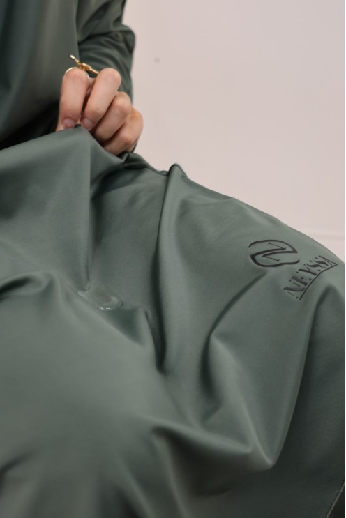 Wasserabweisender khakifarbener Badejilbab, Khimar, Tunika und Hose.