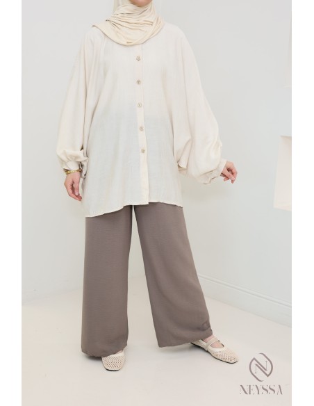 Weite Jazzhose mit elastischem Bund und Schleife auf der Vorderseite.