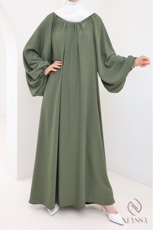Simple flared abaya with balloon sleeves, loose fit hijabi
