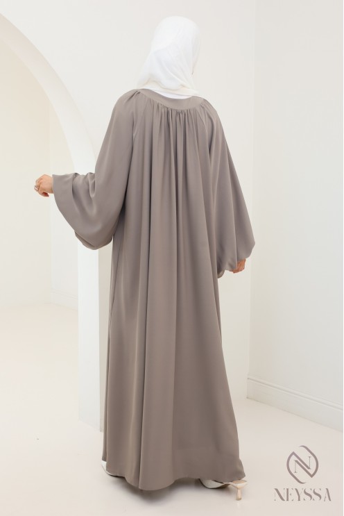 Simple flared abaya with balloon sleeves, loose fit hijabi
