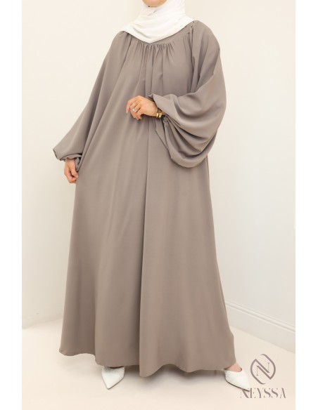 Ausgestellte Abaya mit Ballonärmeln und weitem Hijabi-Schnitt