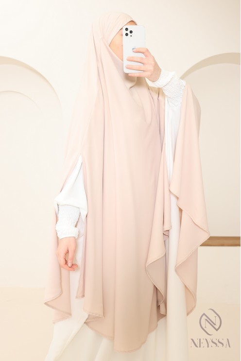 Long khimar 2 fentes en soie de Médine femme musulmane voilée. Parfait pour le quotidien.