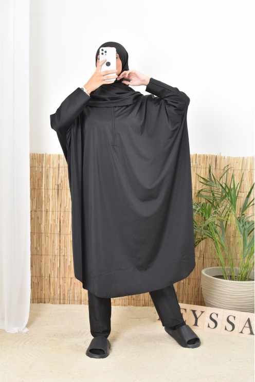 Schwarzer Badeburkini mit extra weitem Schmetterlingsschnitt, schnell trocknend