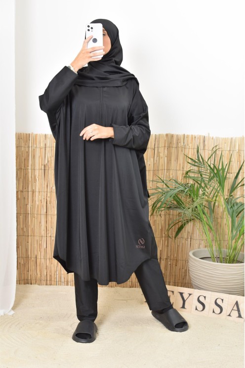 Schwarzer Badeburkini mit extra weitem Schmetterlingsschnitt, schnell trocknend