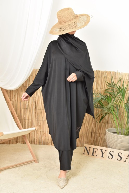 Schwarzer Badeburkini mit extra weitem Schmetterlingsschnitt, schnell trocknend