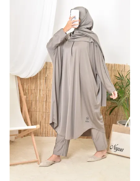 Burkini de bain taupe parfait pour les vacances 2024, confection Neyssa