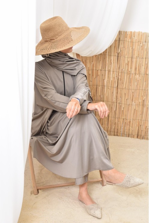 Burkini de bain taupe parfait pour les vacances 2024, confection Neyssa