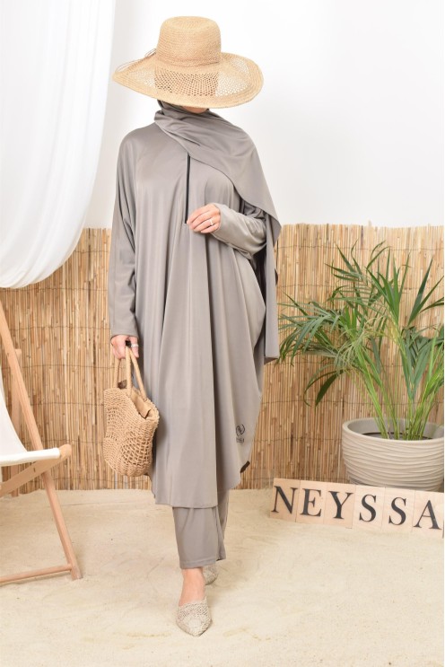 Burkini de bain taupe parfait pour les vacances 2024, confection Neyssa