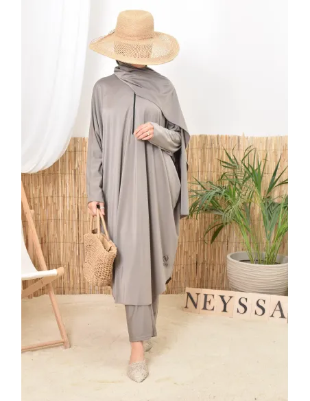 Burkini de bain taupe parfait pour les vacances 2024, confection Neyssa