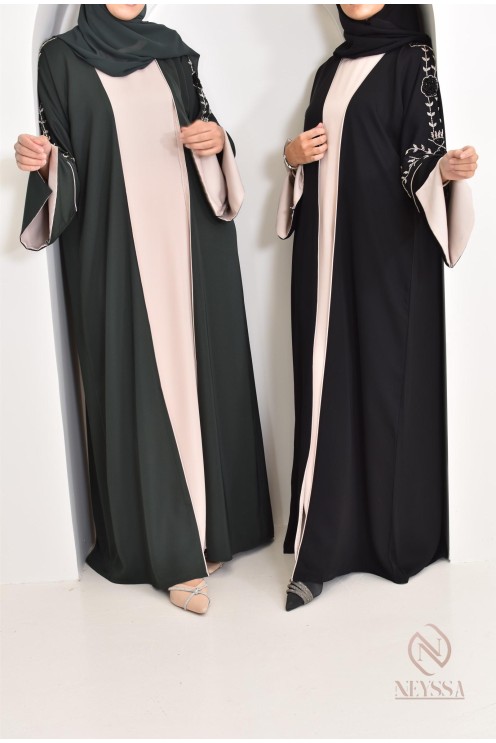 Robe Dubaï moderne avec motifs perlés, très élégante et classe made in UAE